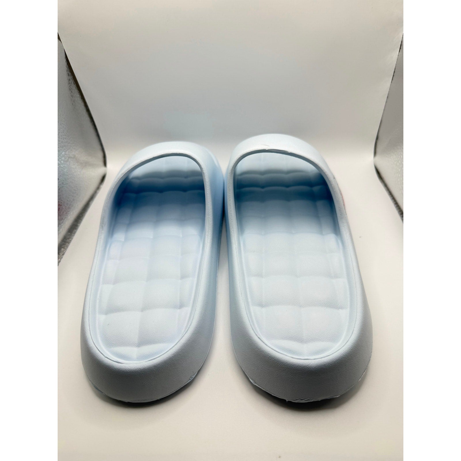 Women's Vepco Reality cushioned slides in light blue, size 8 Euro 38-39, featuring a comfortable, padded sole for casual wear.