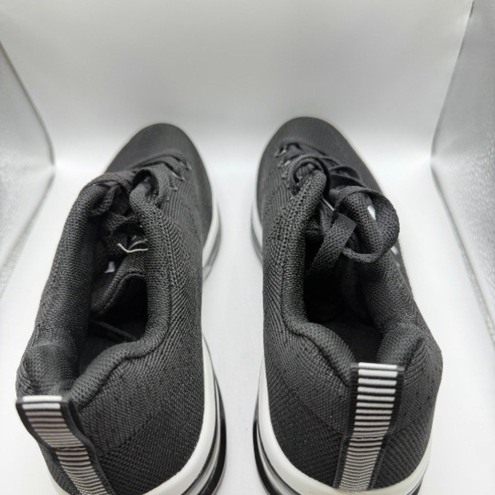 Women's Black Athletic Shoes Size: 8.5