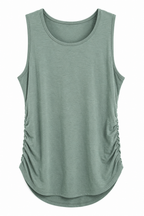 Green Bearsland maternity top in XL size, featuring a comfortable fit and casual style, suitable for expecting mothers.