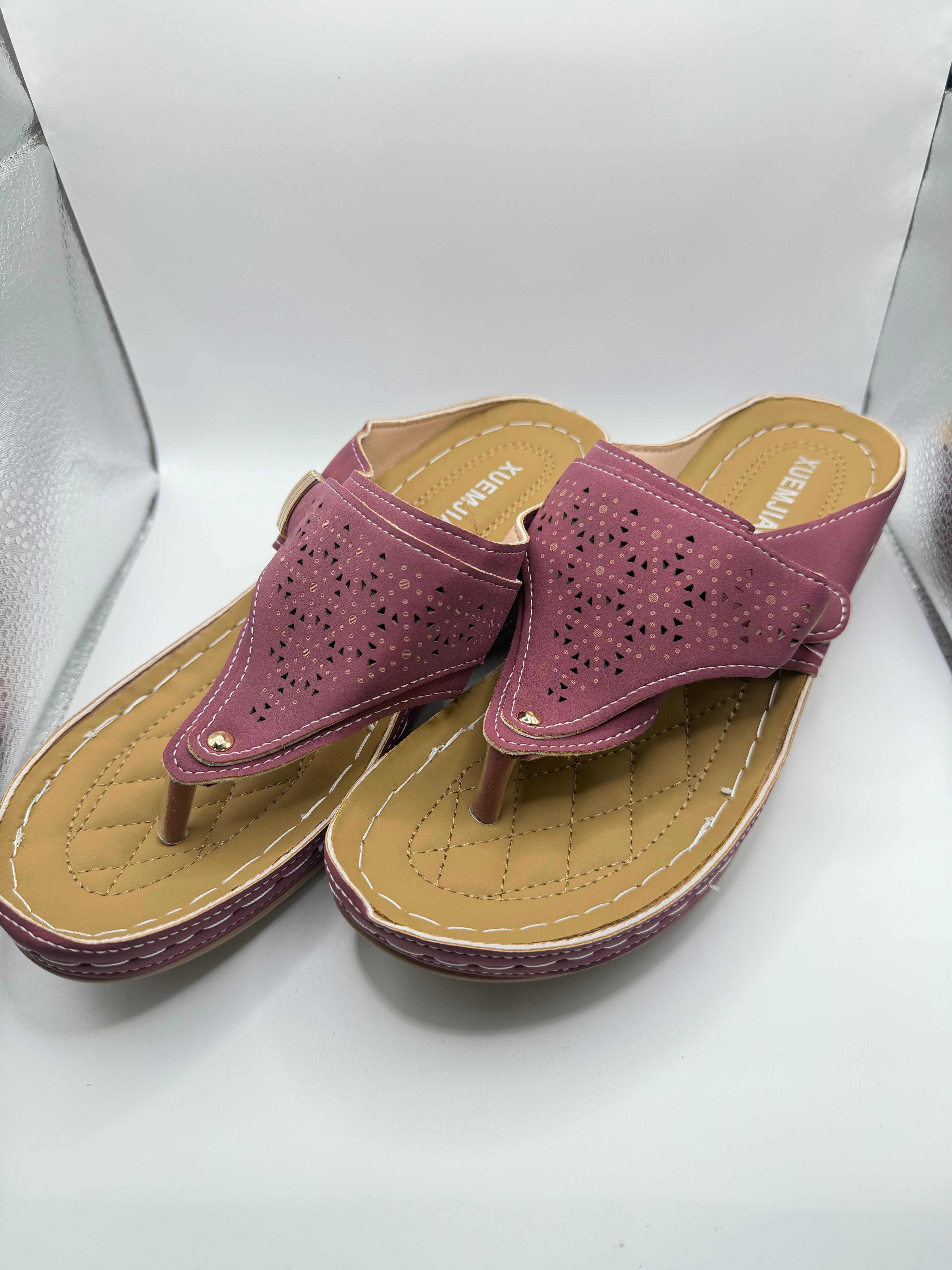 Ladies Sandals Burgundy Size 7