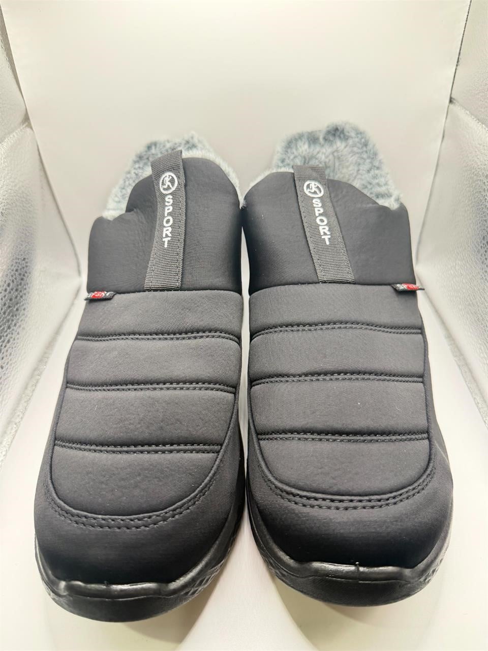 Republic Mercantile fur-lined winter sport boots in size 8.5, featuring warm fur interior and durable outdoor sole.