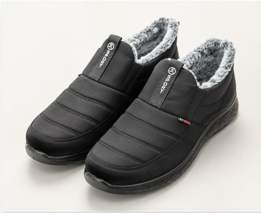 Republic Mercantile fur-lined winter sport boots in size 8.5, featuring warm fur lining and sturdy outdoor footwear design.