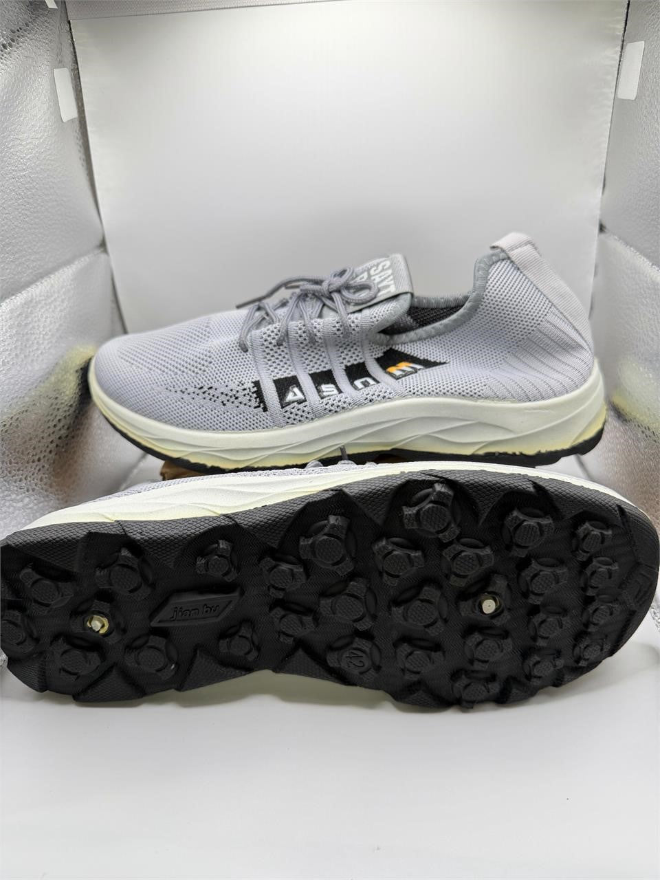 Republic Mercantile running shoe sneakers size 8-8.5 in black with white accents, lightweight athletic footwear for running.
