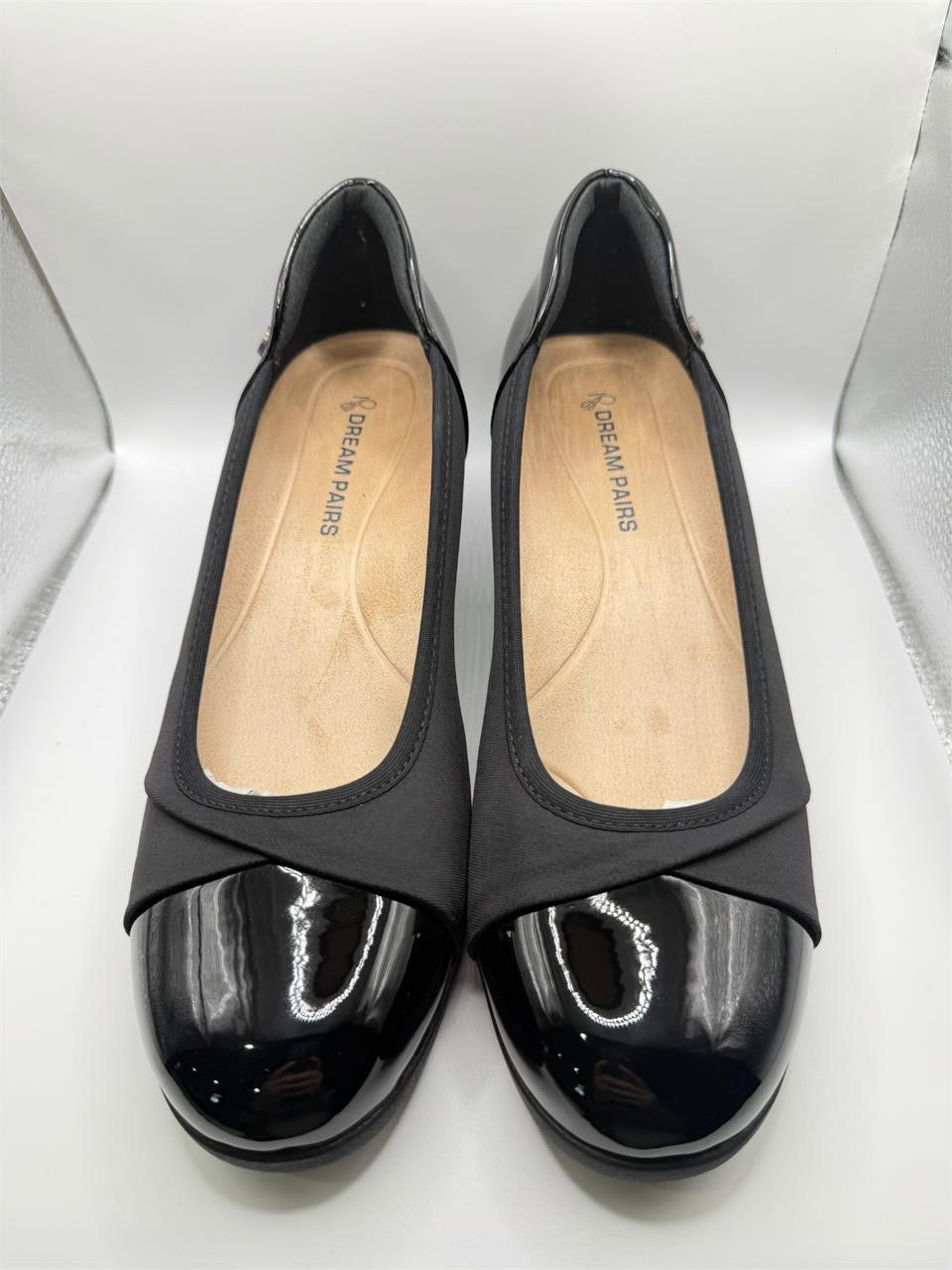 Black Dream Pairs chunky heel pumps in size 8.5, featuring a sleek design and comfortable platform for stylish everyday wear.