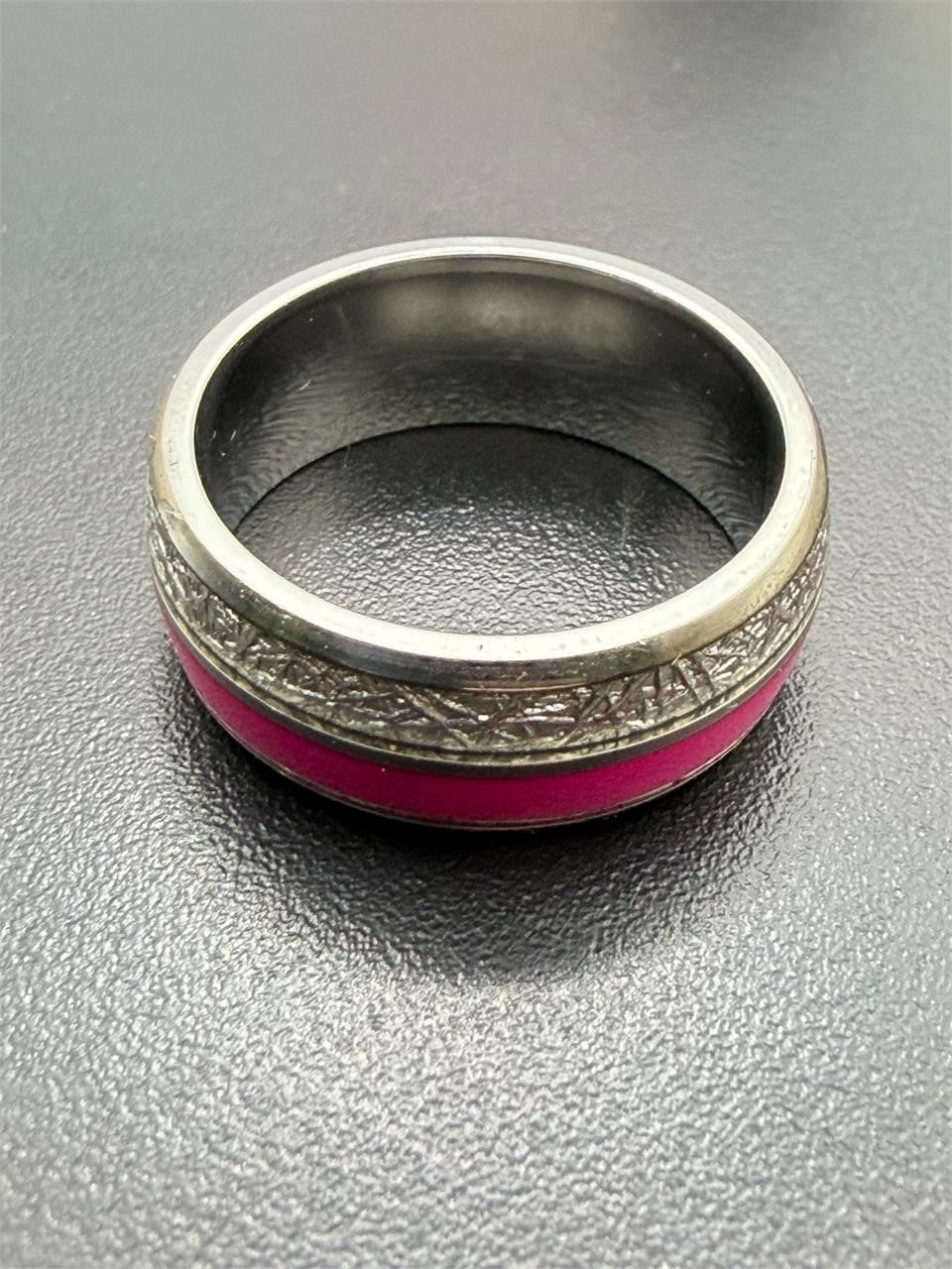 Ladies bi-metal ring in size 8 with gold and silver tones, featuring a sleek, modern design from Republic Mercantile.