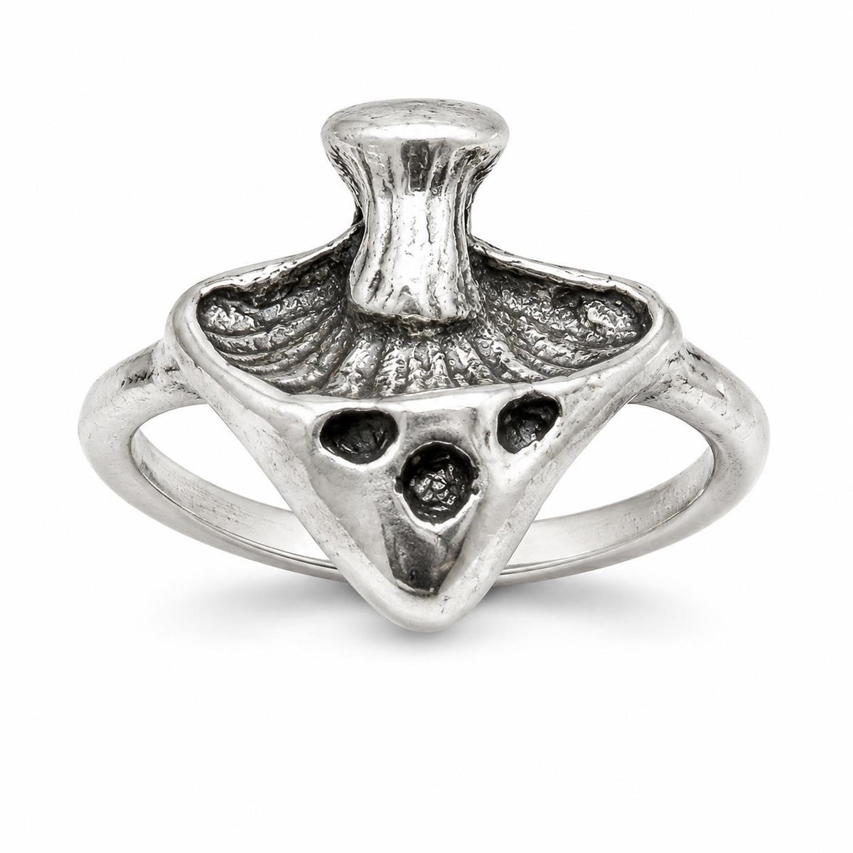 Silver toned gothic ring in size 7 with intricate design, crafted by Republic Mercantile.