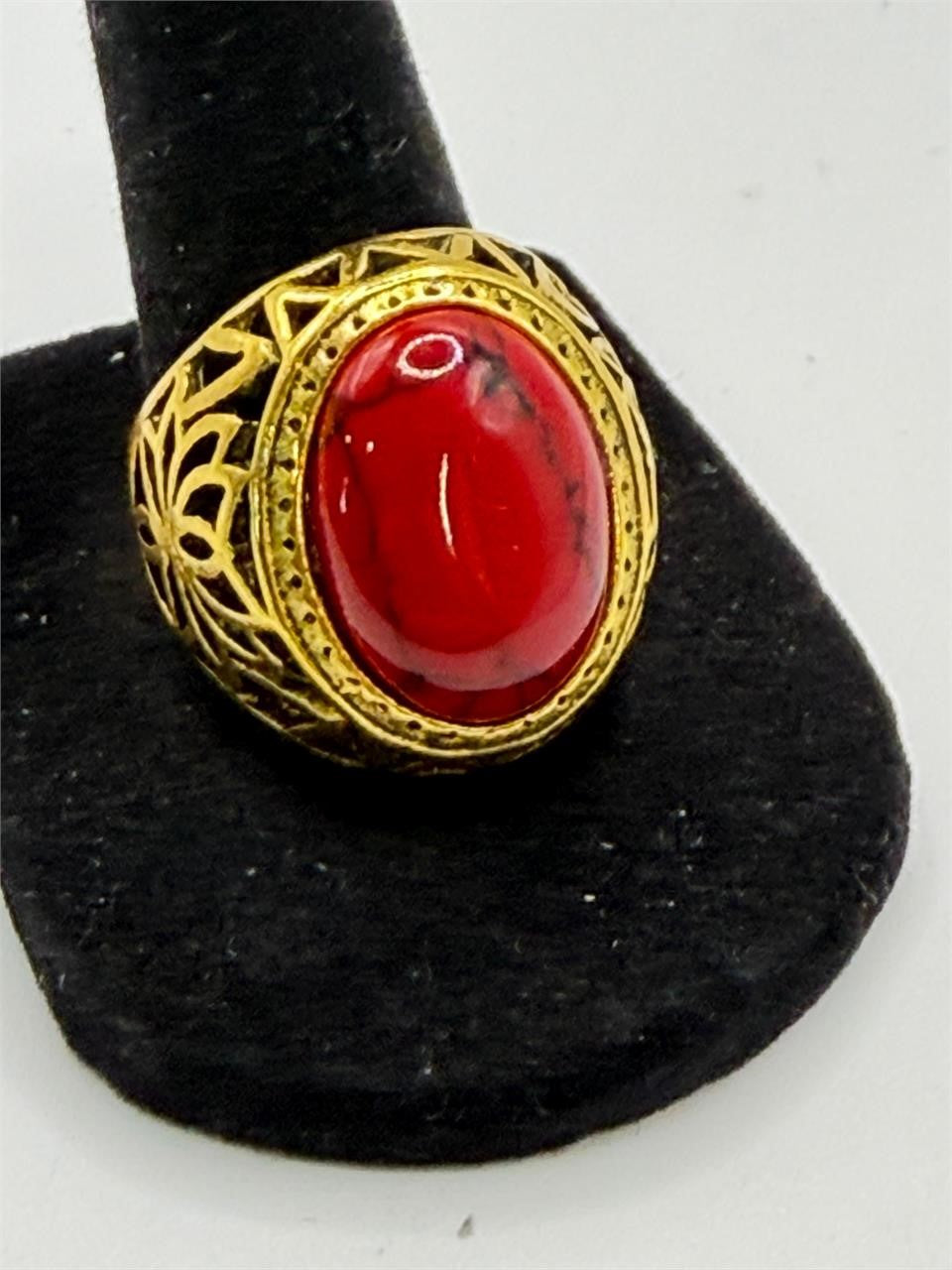 NEW Men's Ring Red Stone Golden Band Size: 10