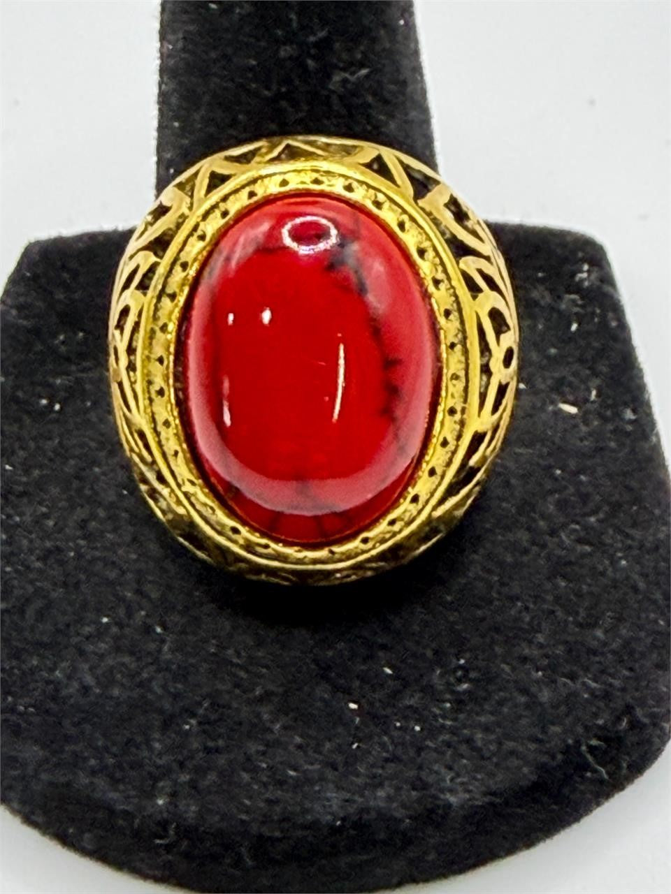 NEW Men's Ring Red Stone Golden Band Size: 10