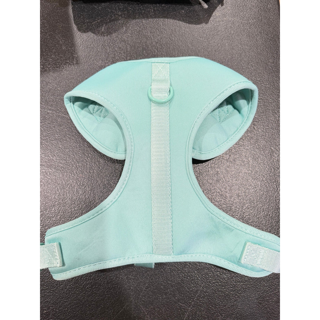 Vibrant Life green dog harness in size medium with adjustable straps and padded chest area.