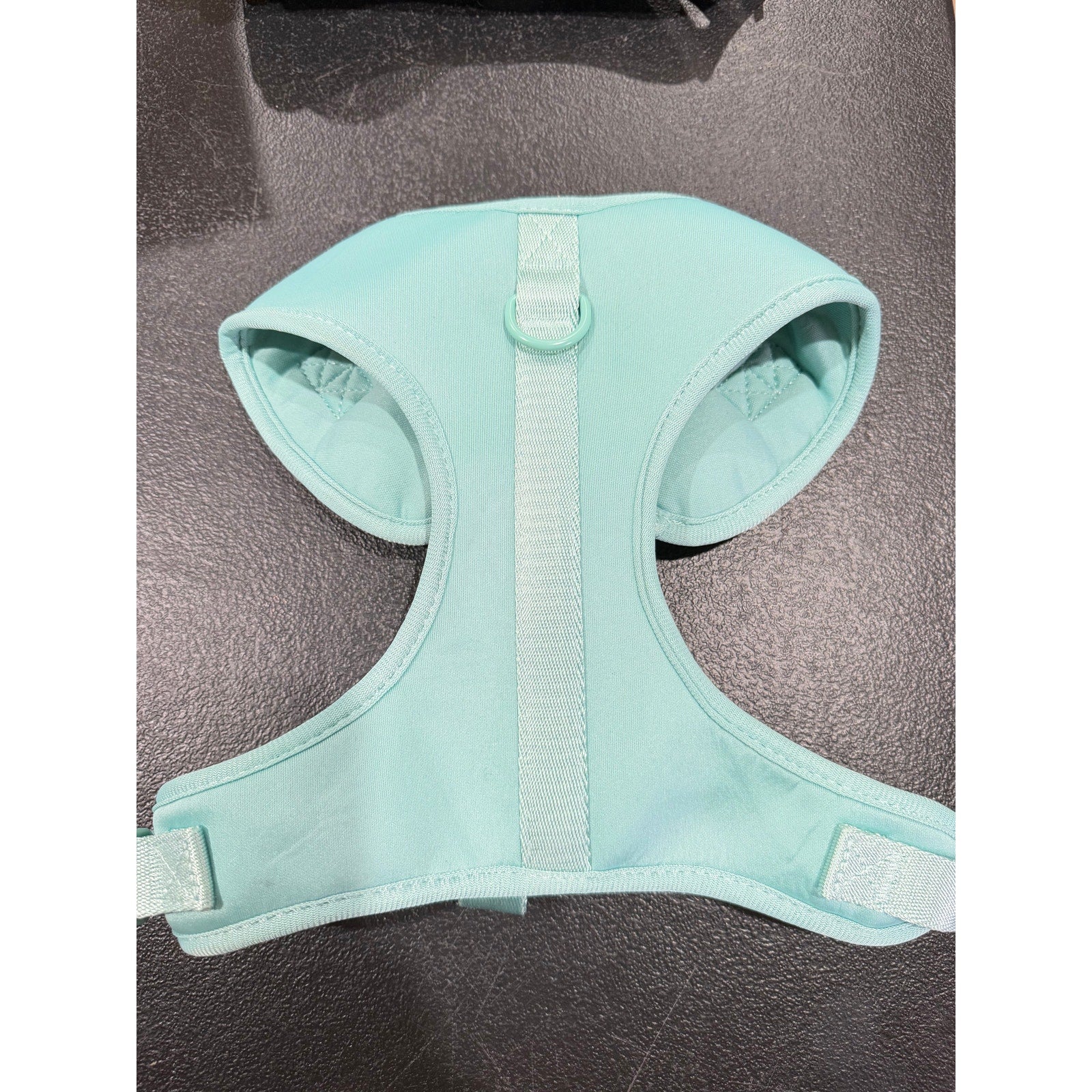 Vibrant Life green dog harness in size medium with adjustable straps and padded chest area.