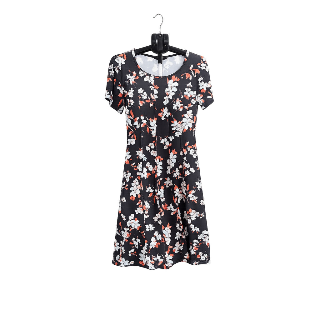 Fantaslook black floral dress in size M displayed on a hanger, featuring long sleeves and a flowy silhouette.