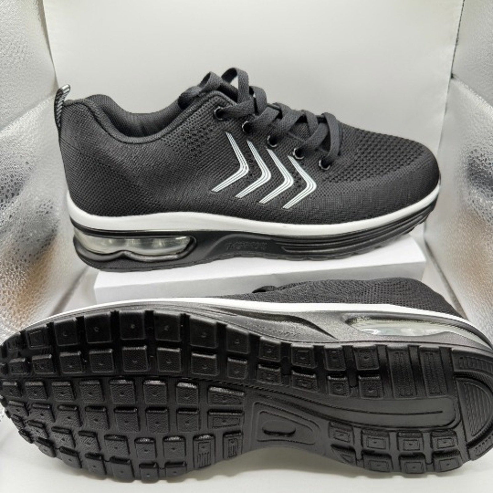 Women's Black Athletic Shoes Size: 8.5