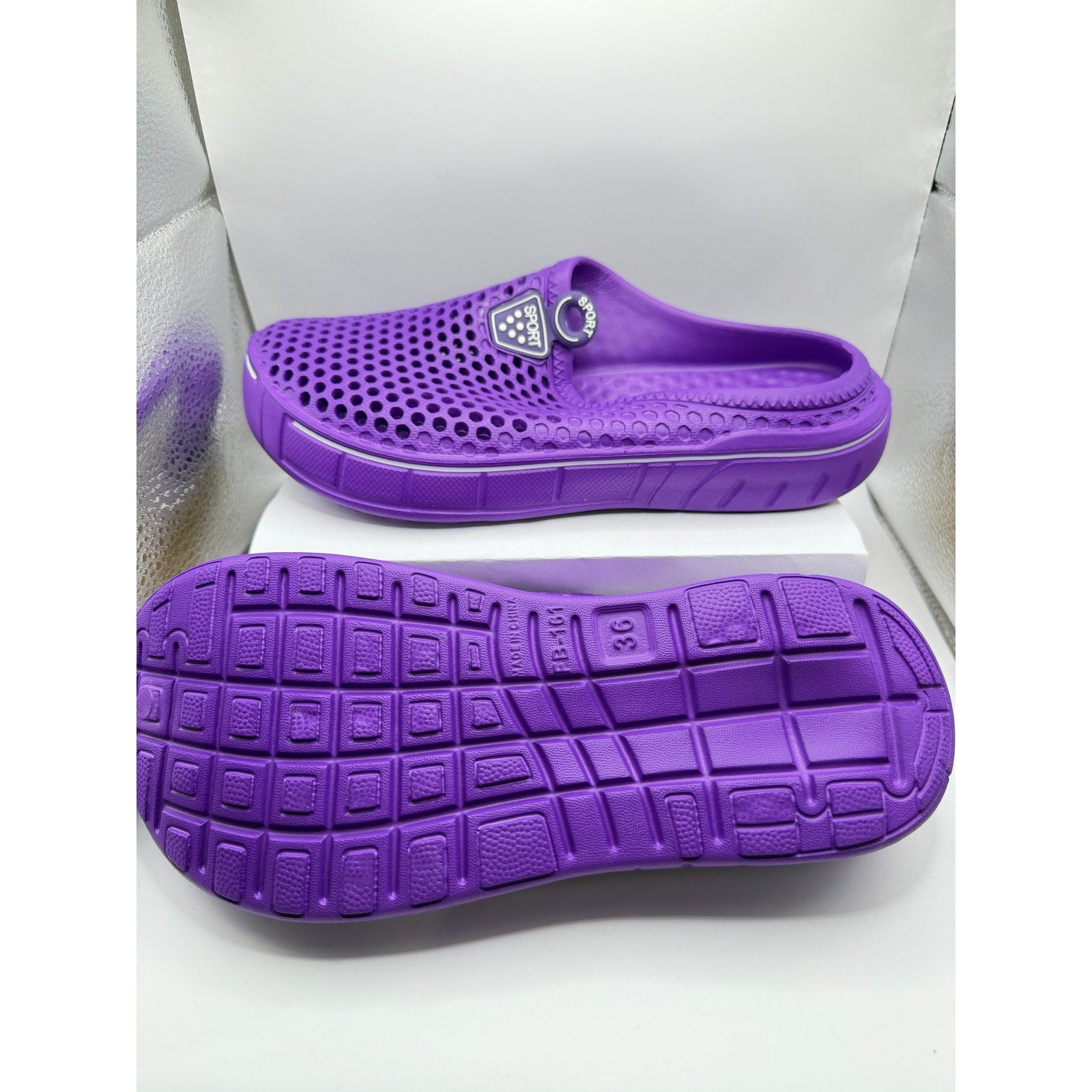 Women's Republic Mercantile sport water clogs, size 6, Euro 36, featuring a lightweight, slip-on design perfect for water activities.