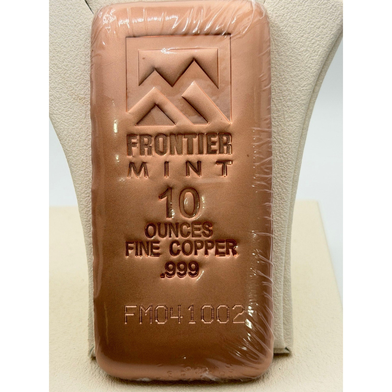 One 10 oz .999 Fine Copper Collectible Art Bar from Frontier Mint